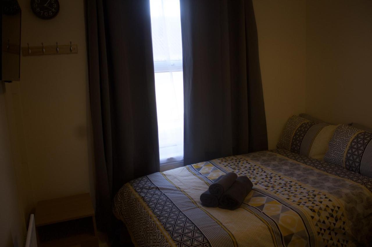 Double Room with Private Bathroom,1381303838:JPEG