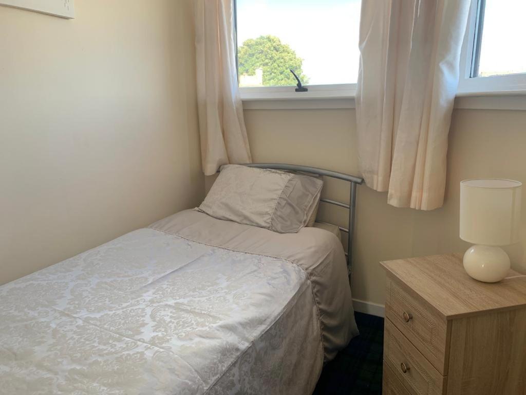 Single Room with Bathroom,1382981213:JPEG