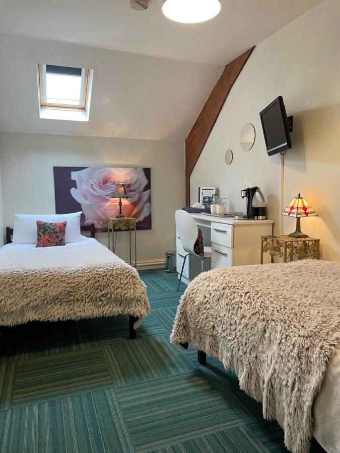 Twin Room with Bath