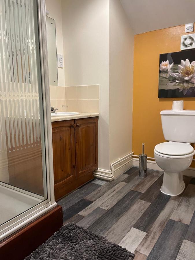 Family Room (2 Adults + 3 Children)
