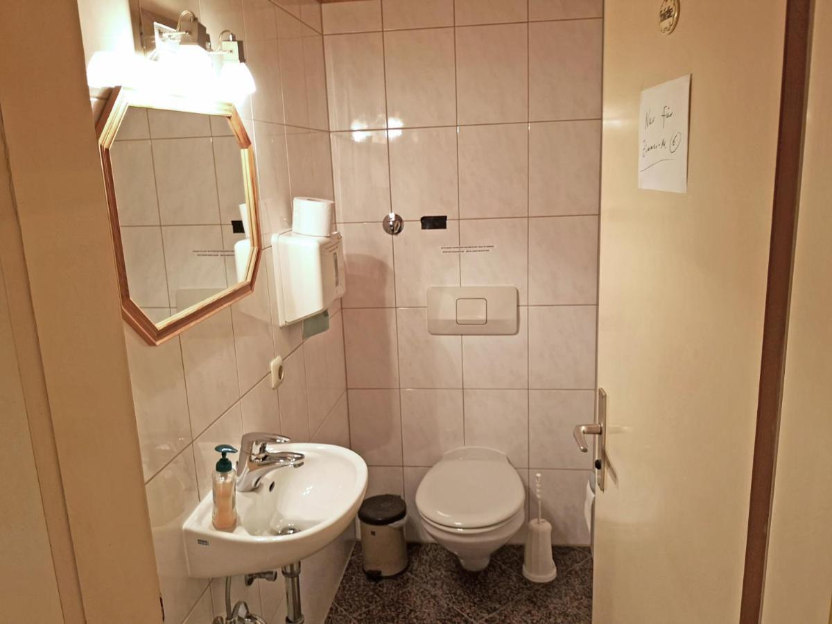 Doppelzimmer mit eigenem externen Bad