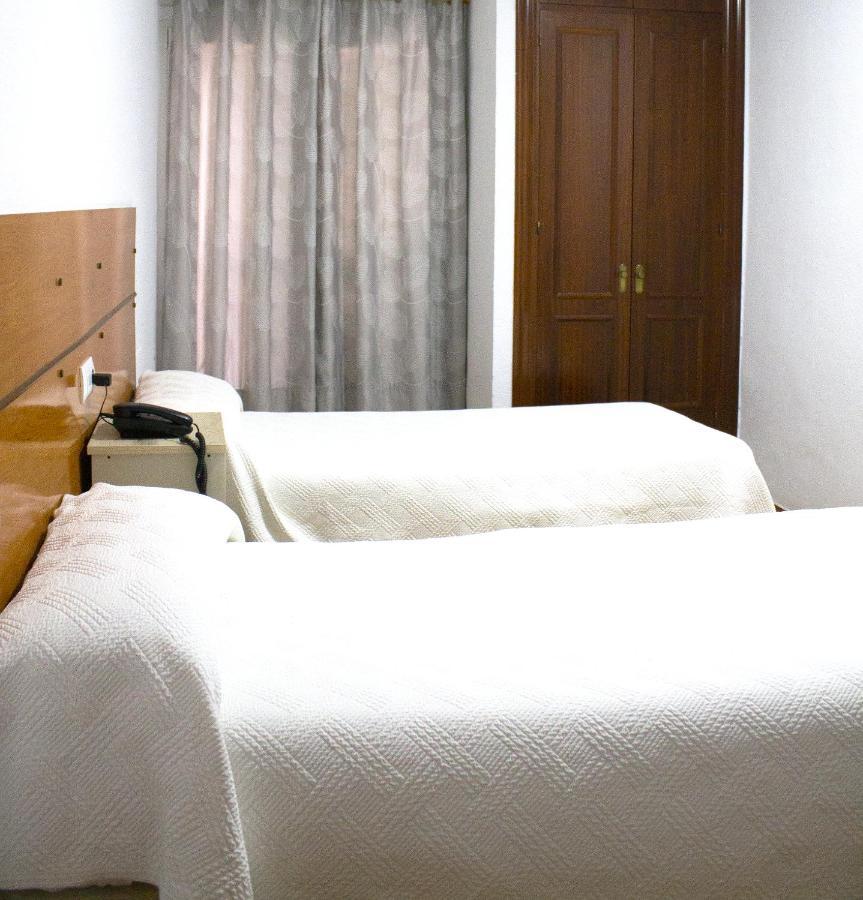 Single Room,1398466865:JPEG