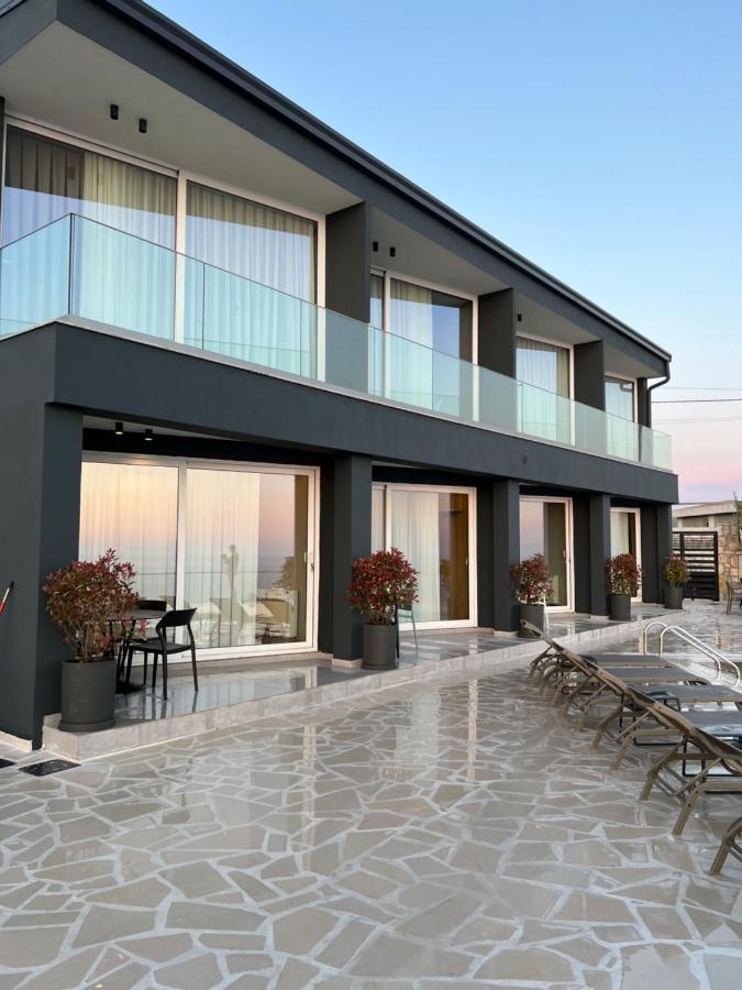 Deluxe Double Room with Balcony and Sea View