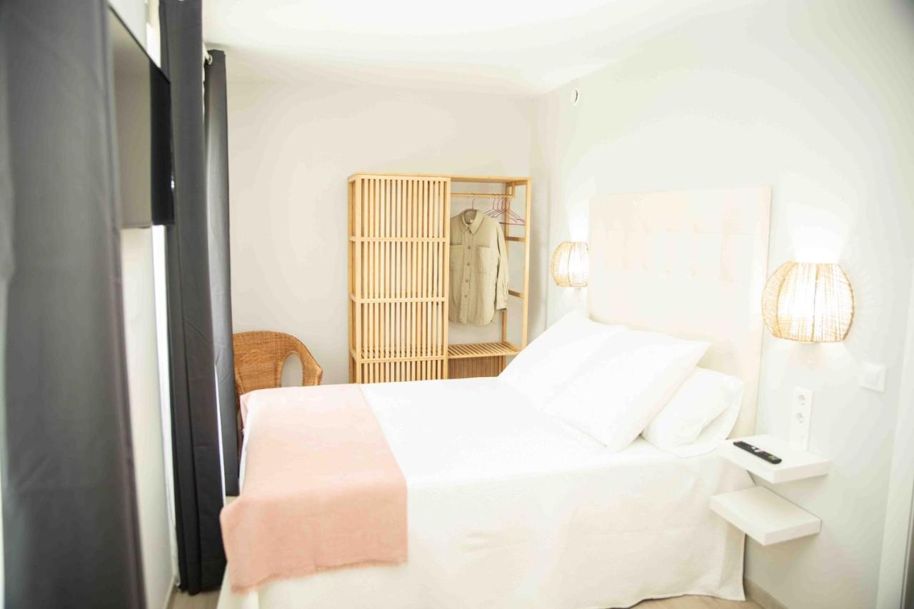 Double Room,1404205898:JPEG