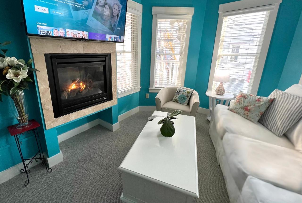 Suite with City View,1412992763:JPEG