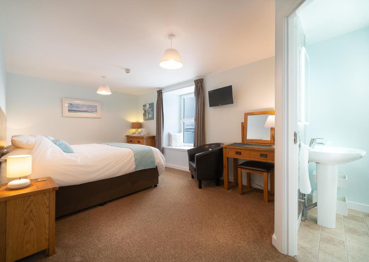 Double or Twin Room with Sea View,1409092103:JPEG