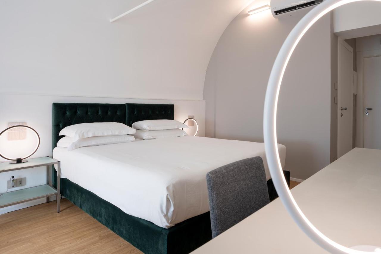 Camera Matrimoniale/Doppia con Letti Singoli con Letto Supplementare