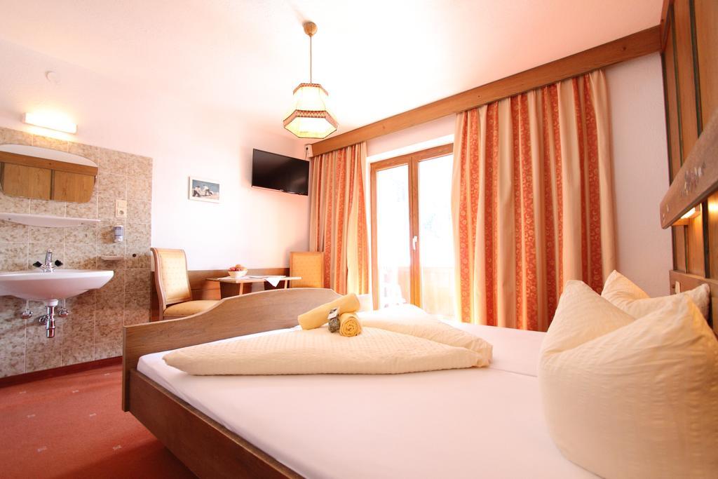 Doppelzimmer mit Balkon