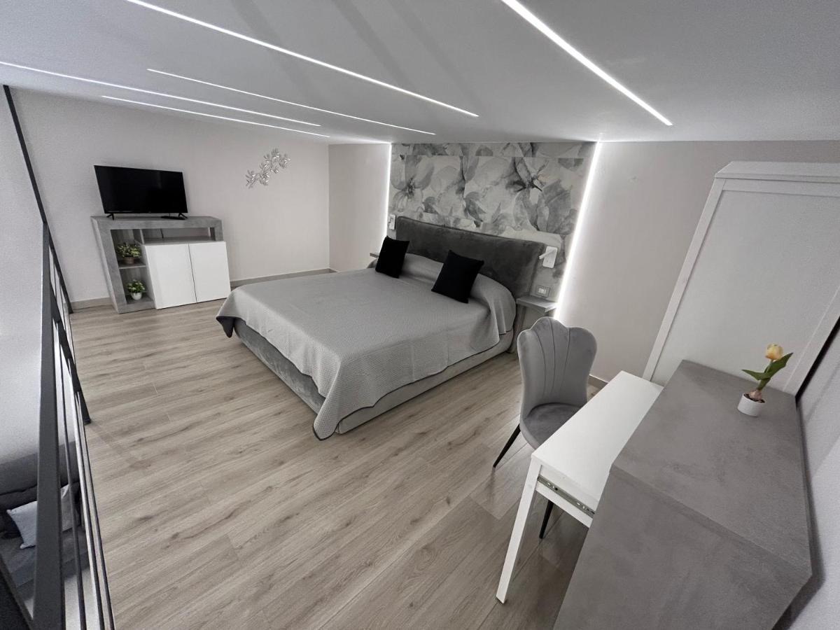 Studio with Spa Bath,1539845089:JPEG