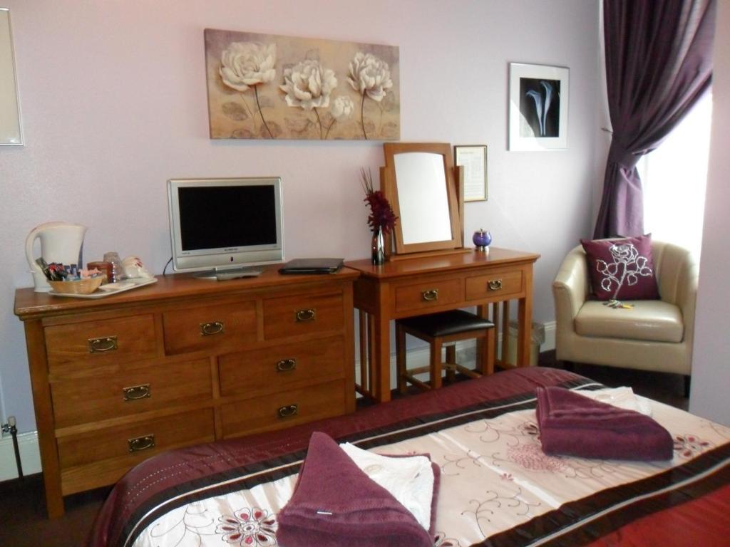 En Suite Small Double Room