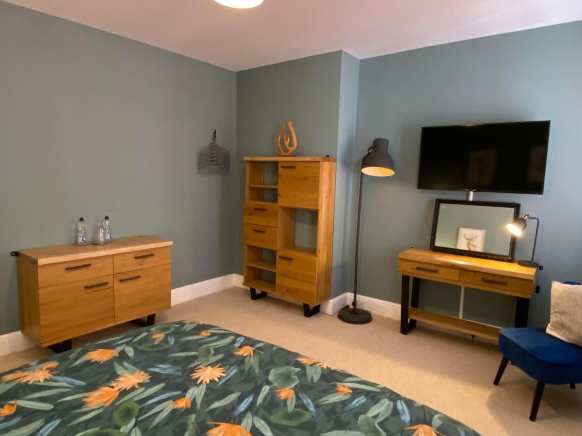 Queen Room with Shared Bathroom