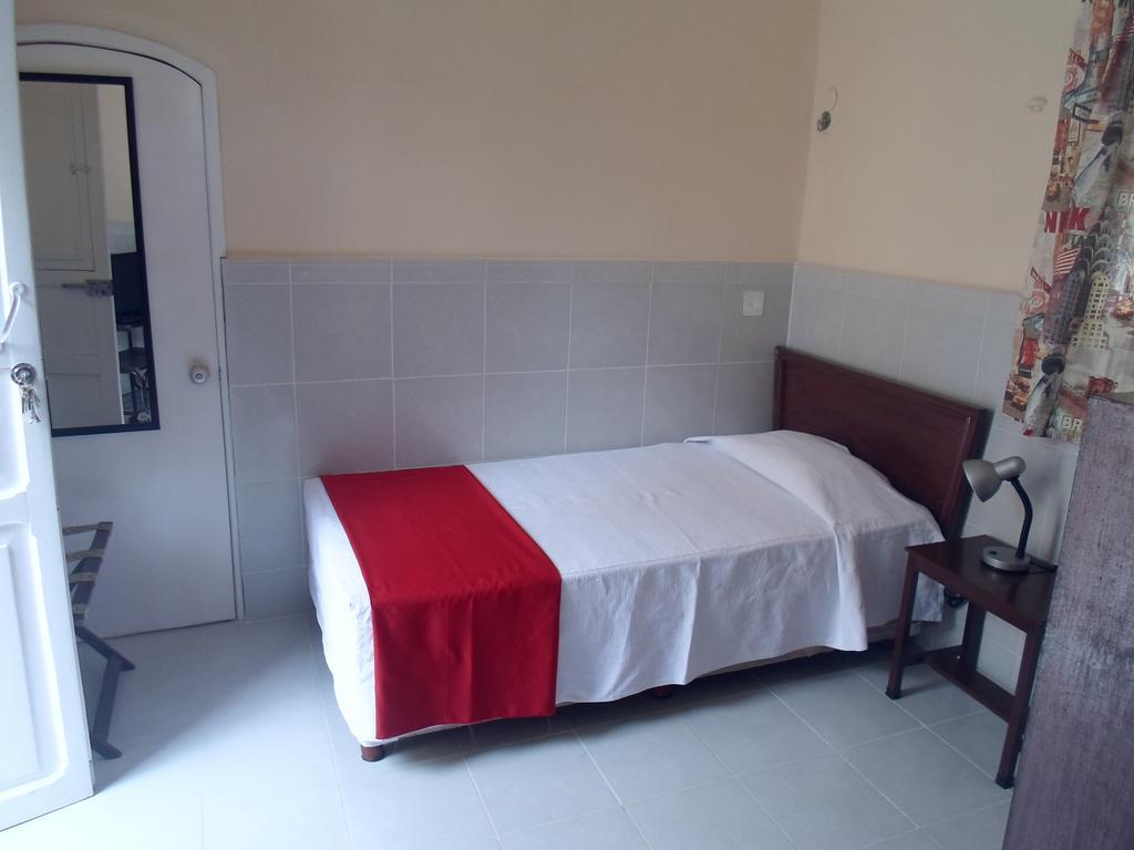 Habitación Individual Pequeña