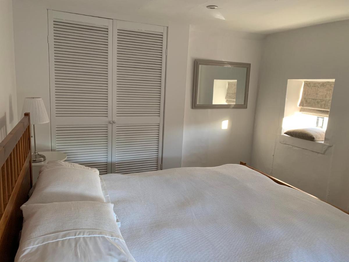 Deluxe Double Room,1479970514:JPEG