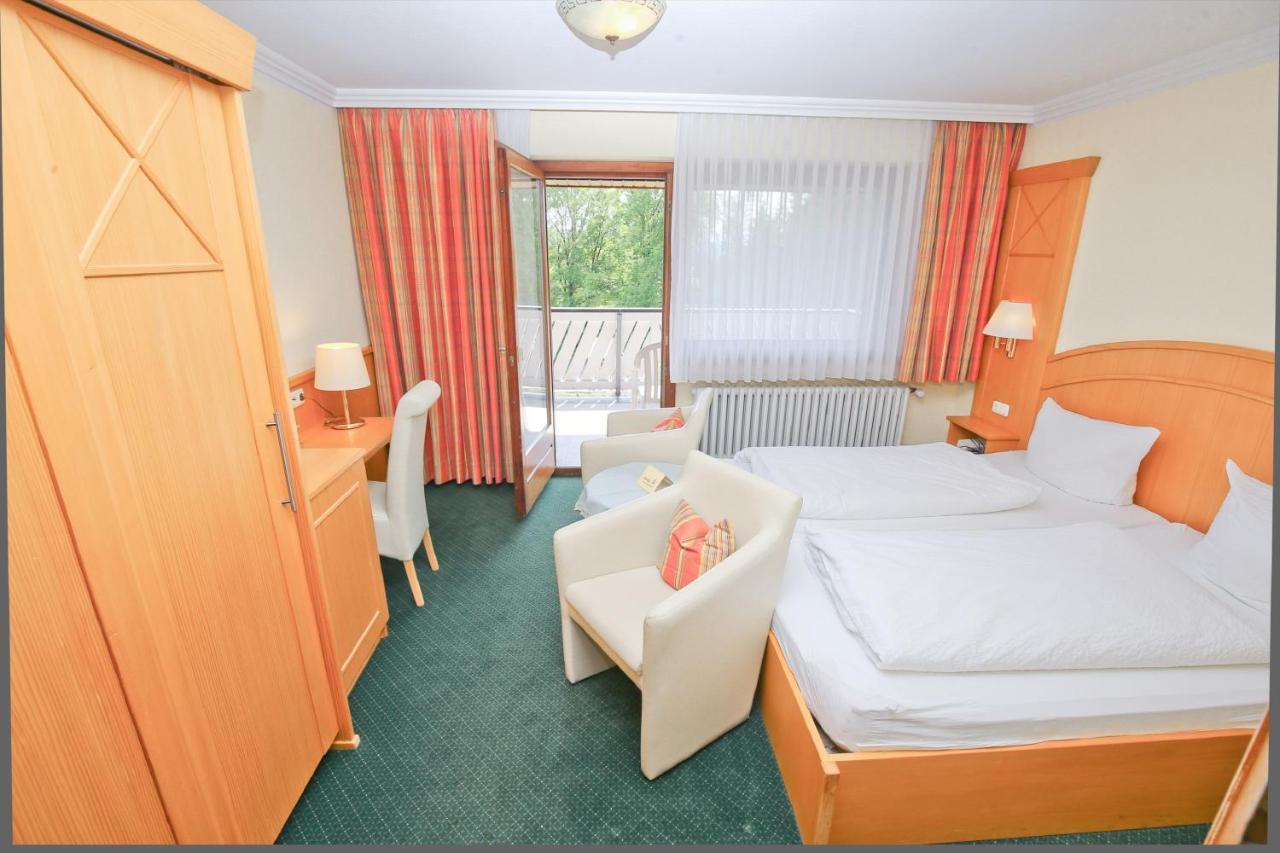 Doppelzimmer mit Balkon