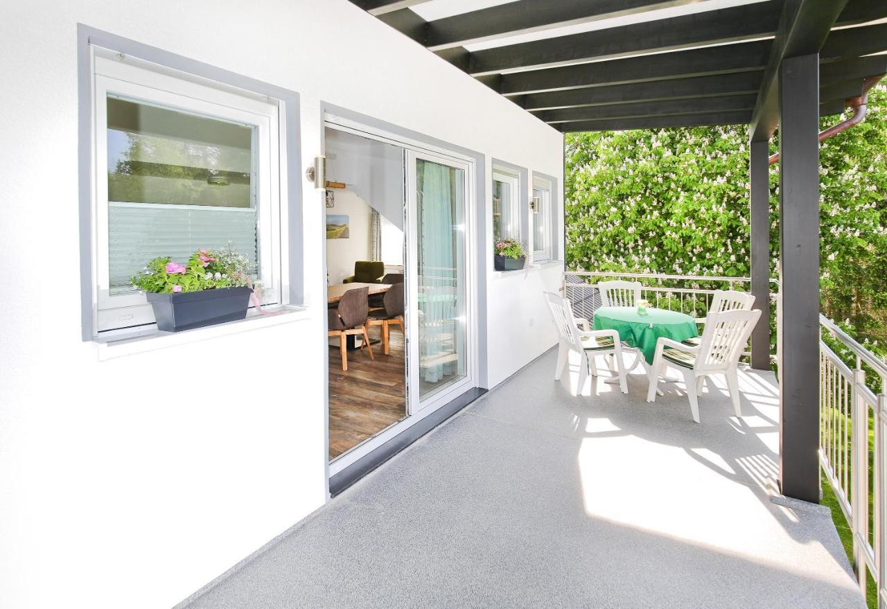 Apartment mit Balkon