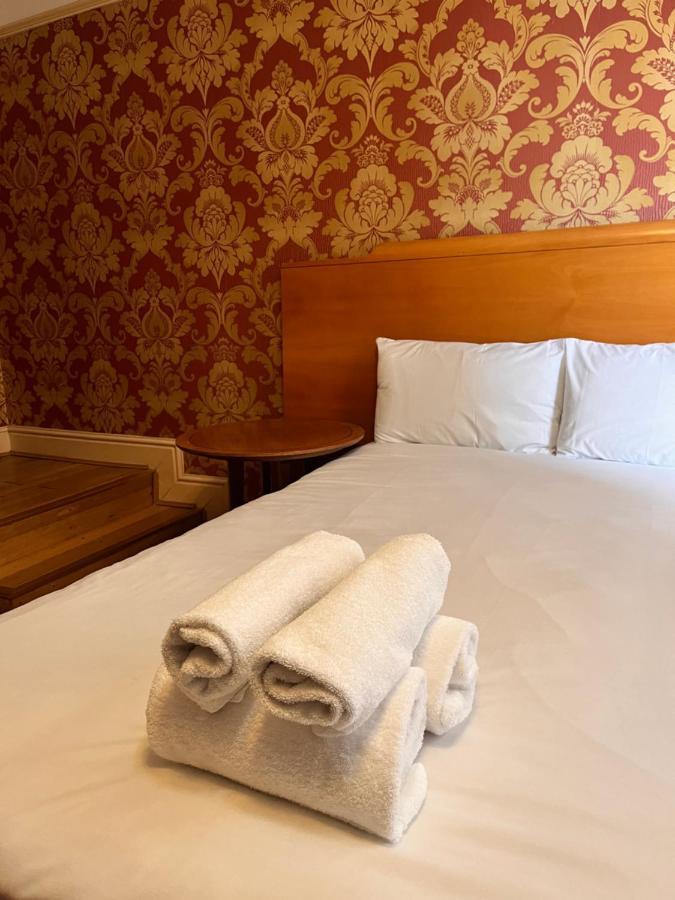 Double Suite,1498478149:JPEG