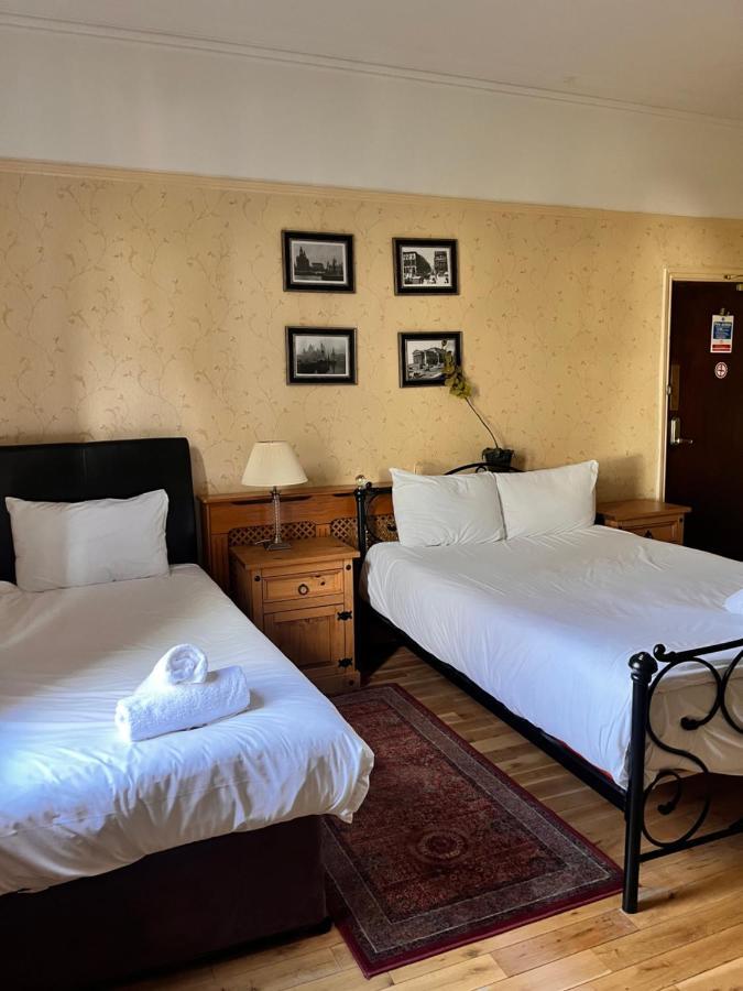 Twin Room,1498503970:JPEG