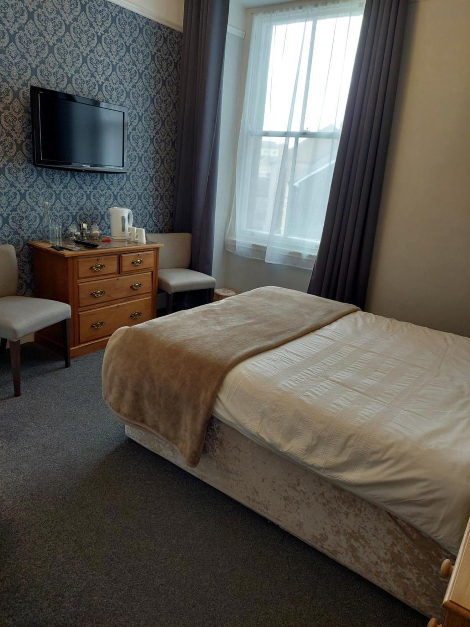 Double Room,1499727709:JPEG