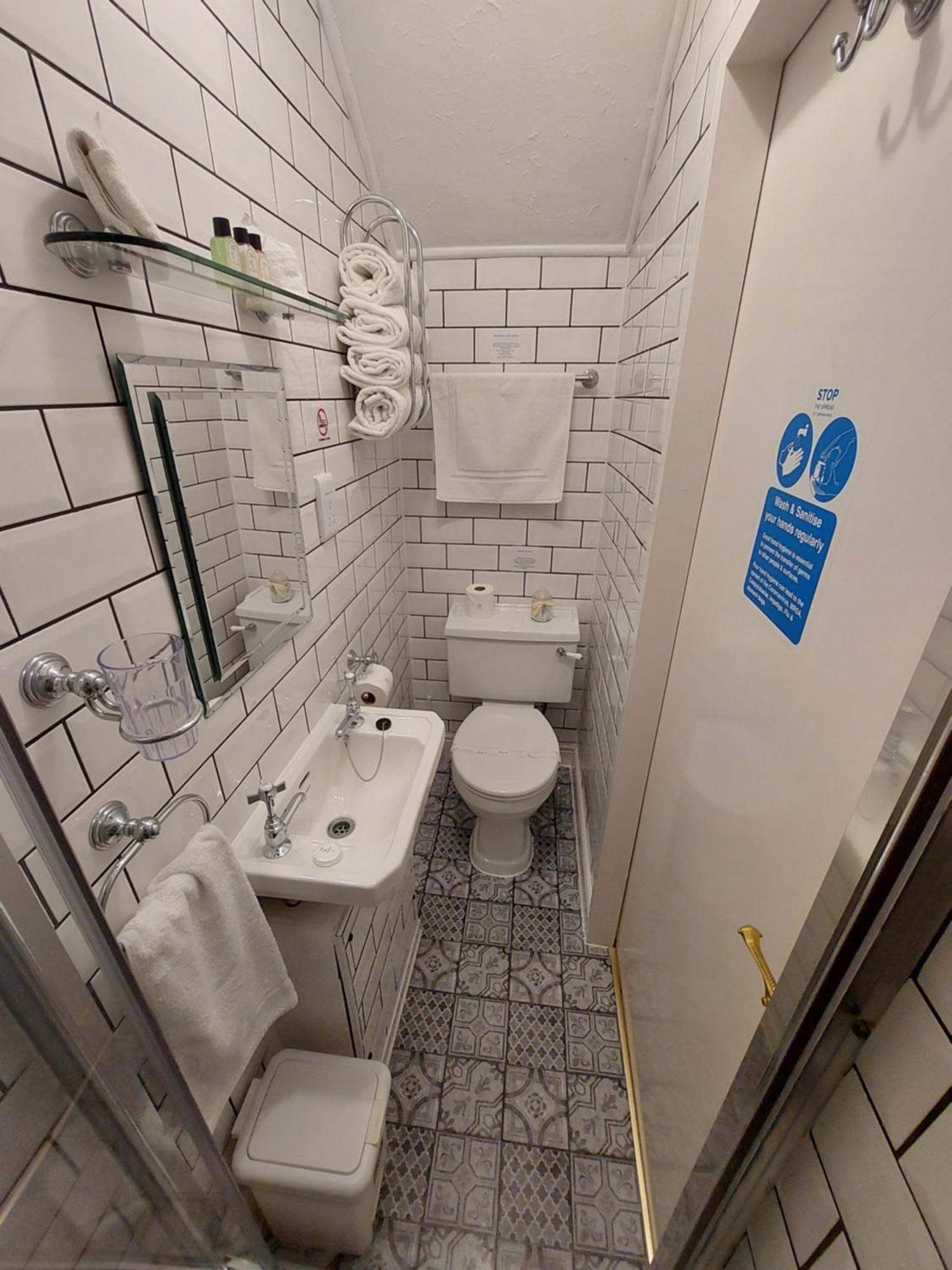 Small Double Room,1501442779:JPEG