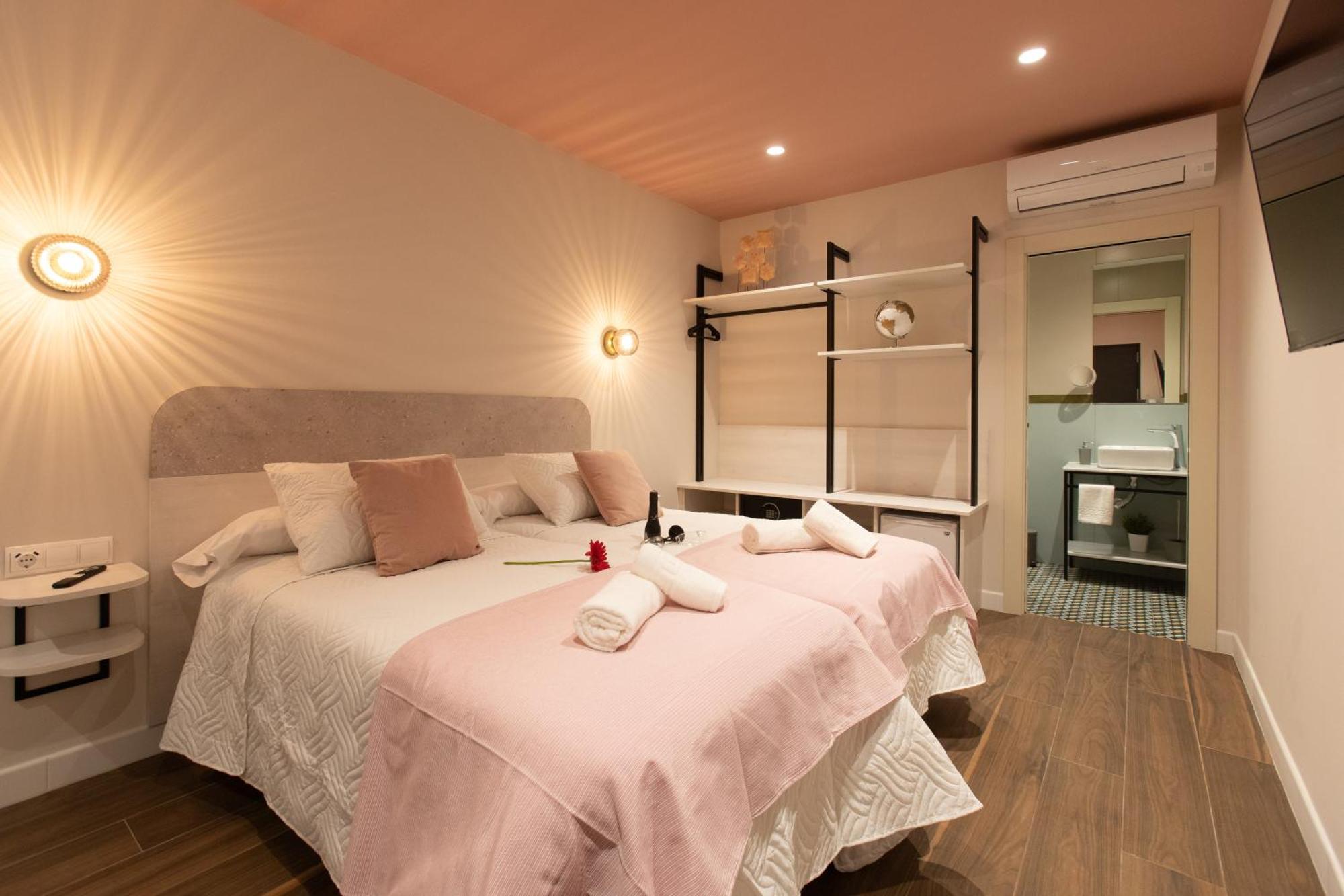 Standard Twin Room,1511510848:JPEG