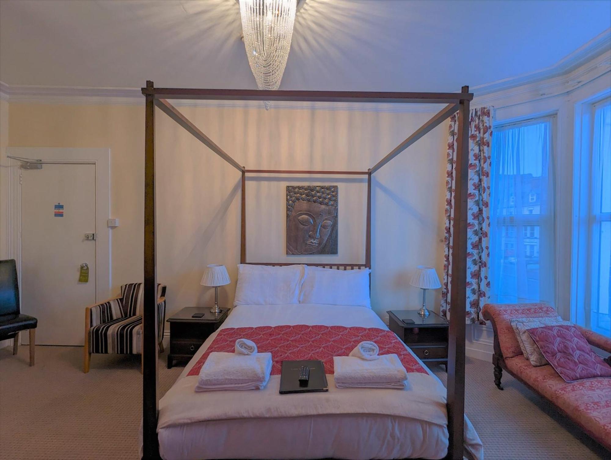 Deluxe Double Room Shower,1516364506:JPEG