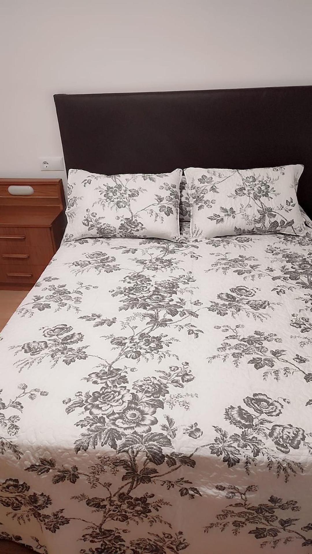 Double Room with Vineyard View and shared bathroom