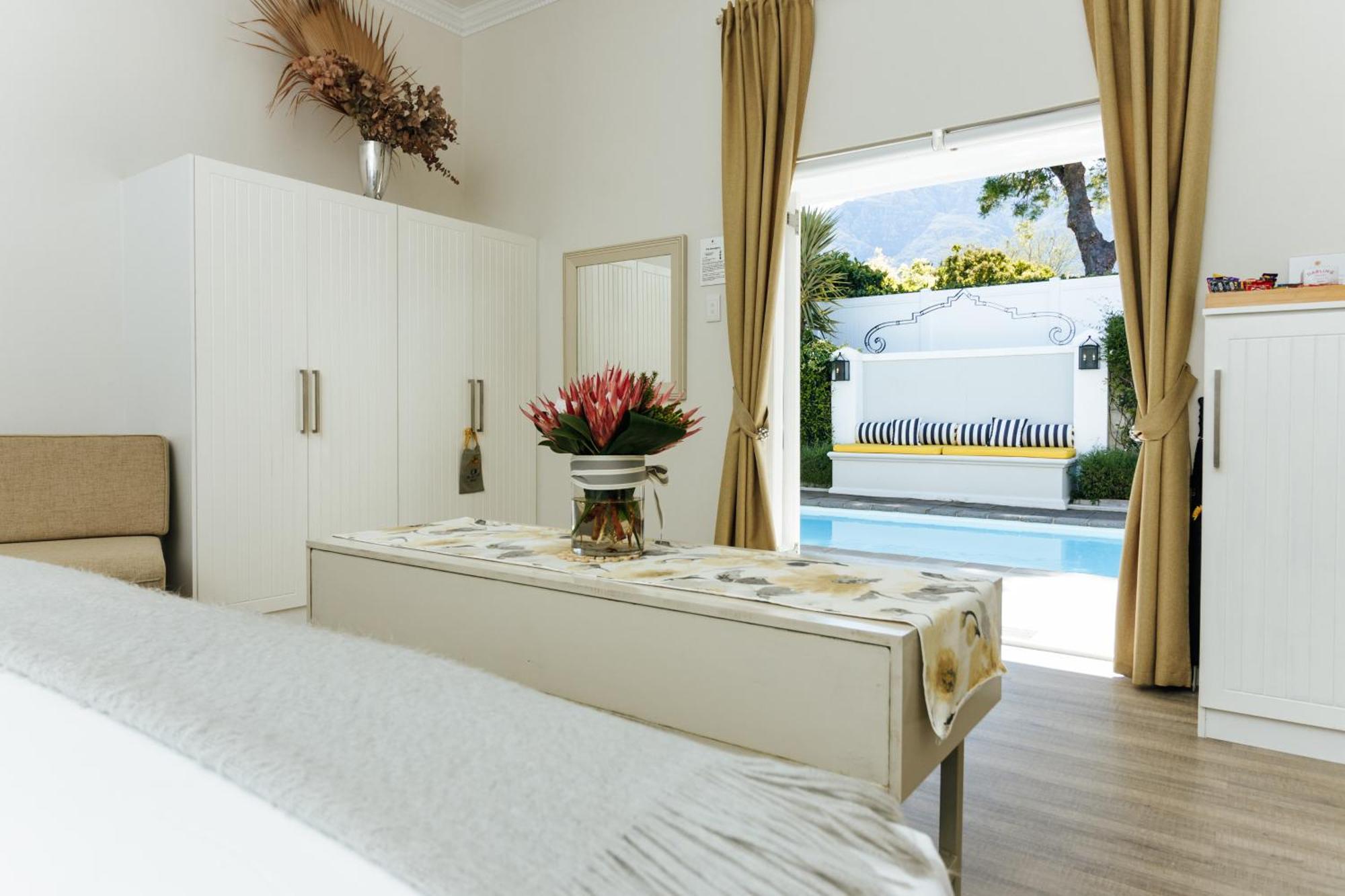 Deluxe King Suite,1522089259:JPEG