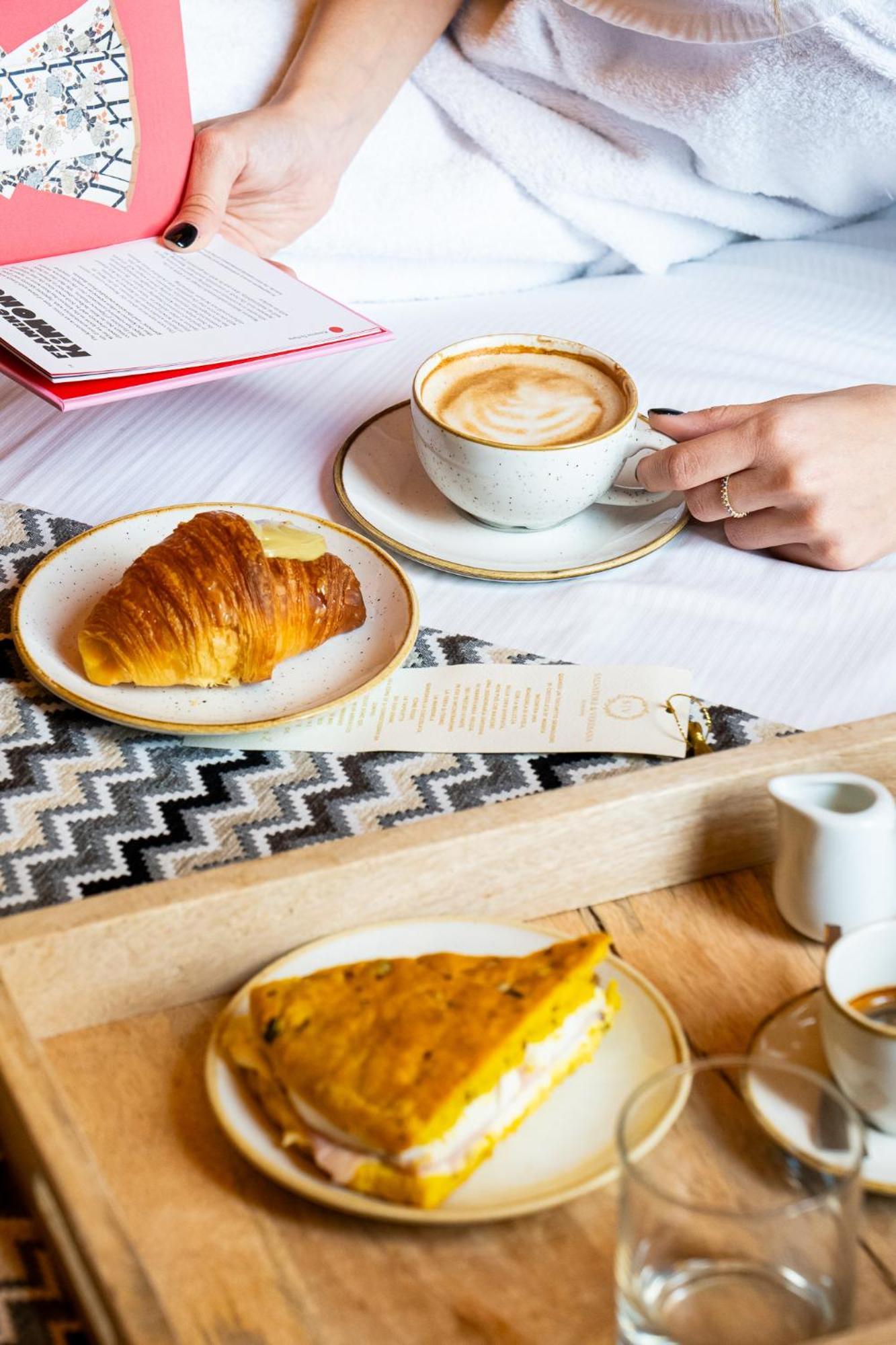 Deluxe,1521429634:JPEG