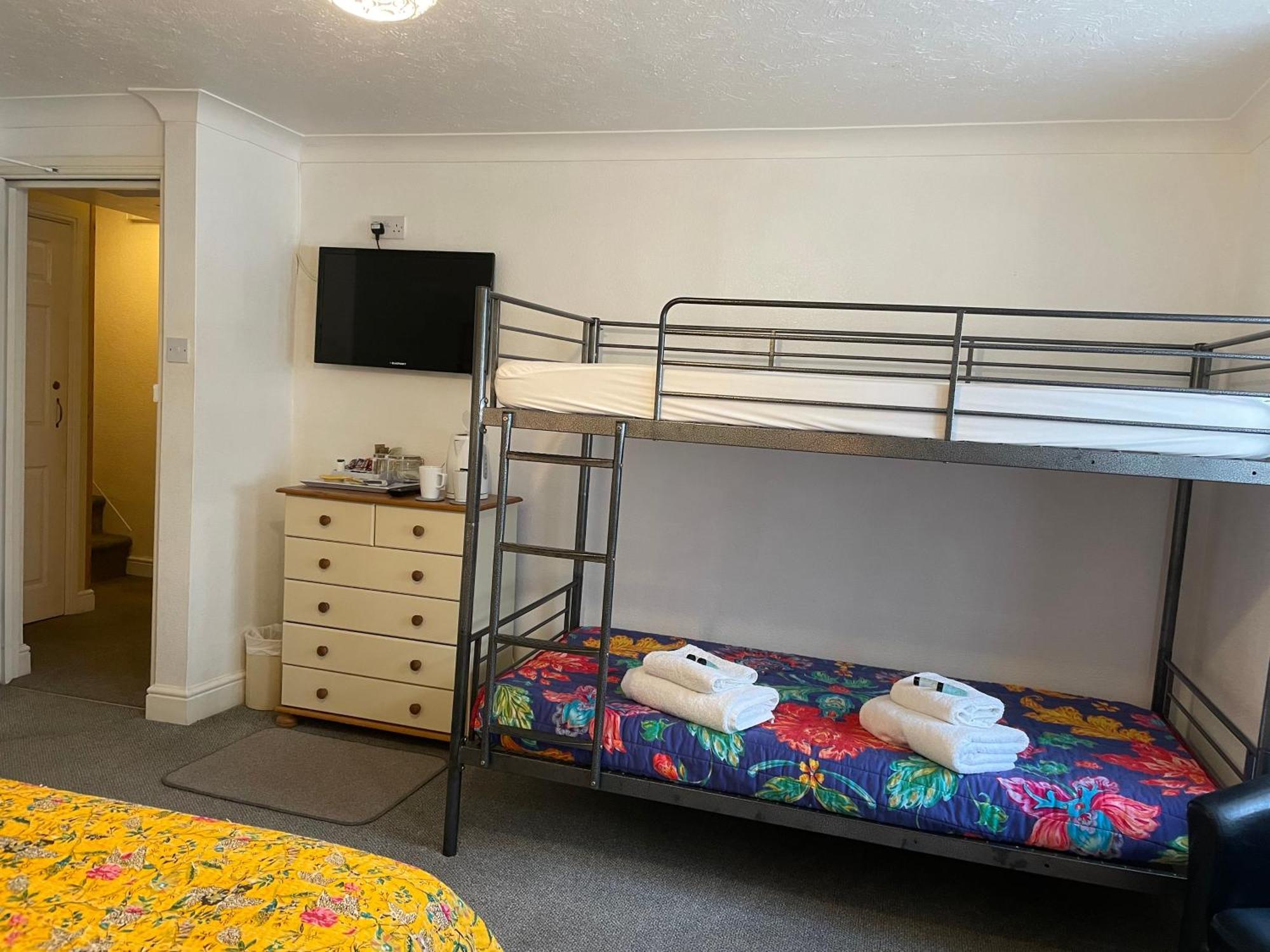 Family Room,1524255277:JPEG