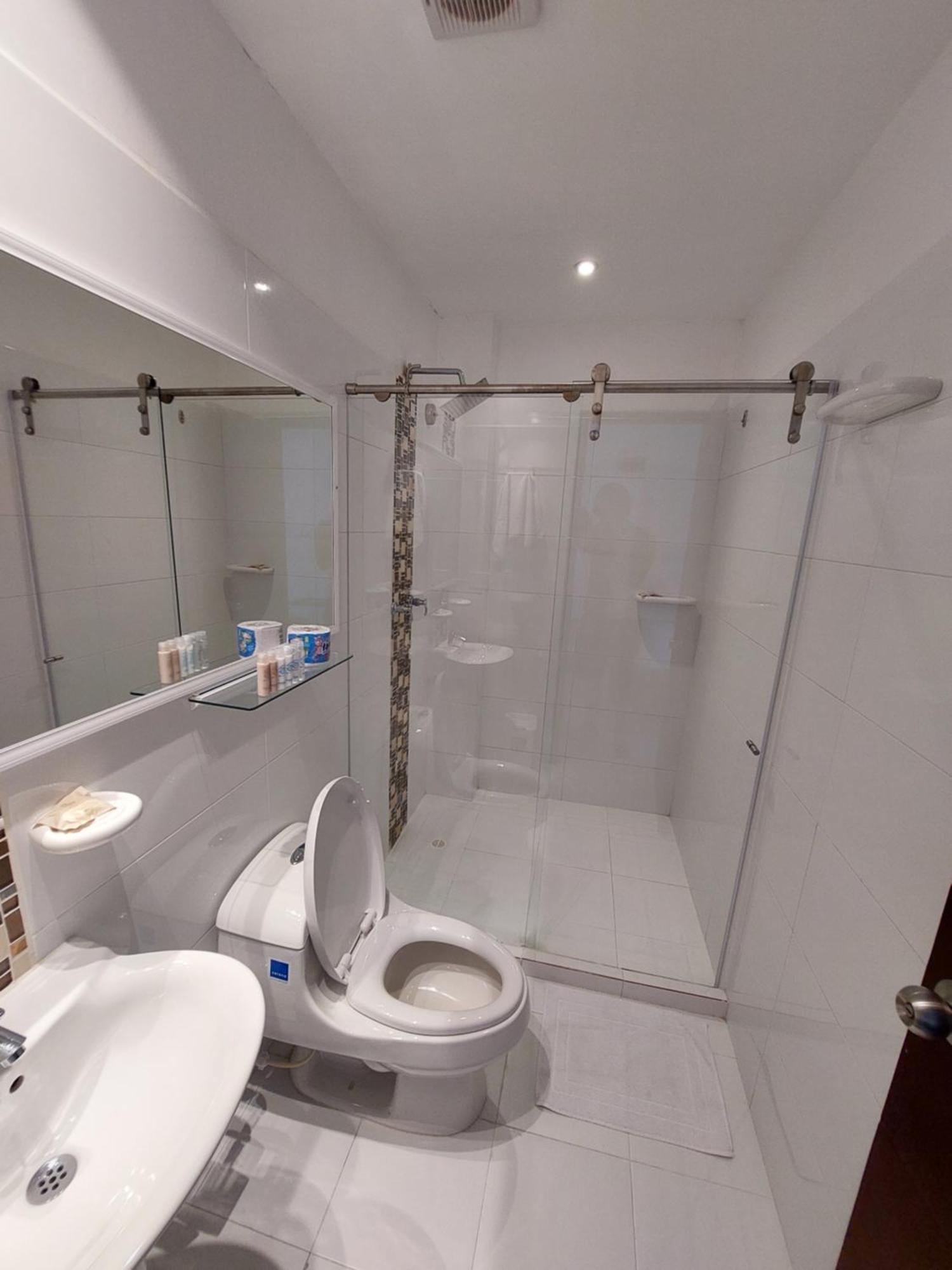 Double or Twin Room Private Bathroom