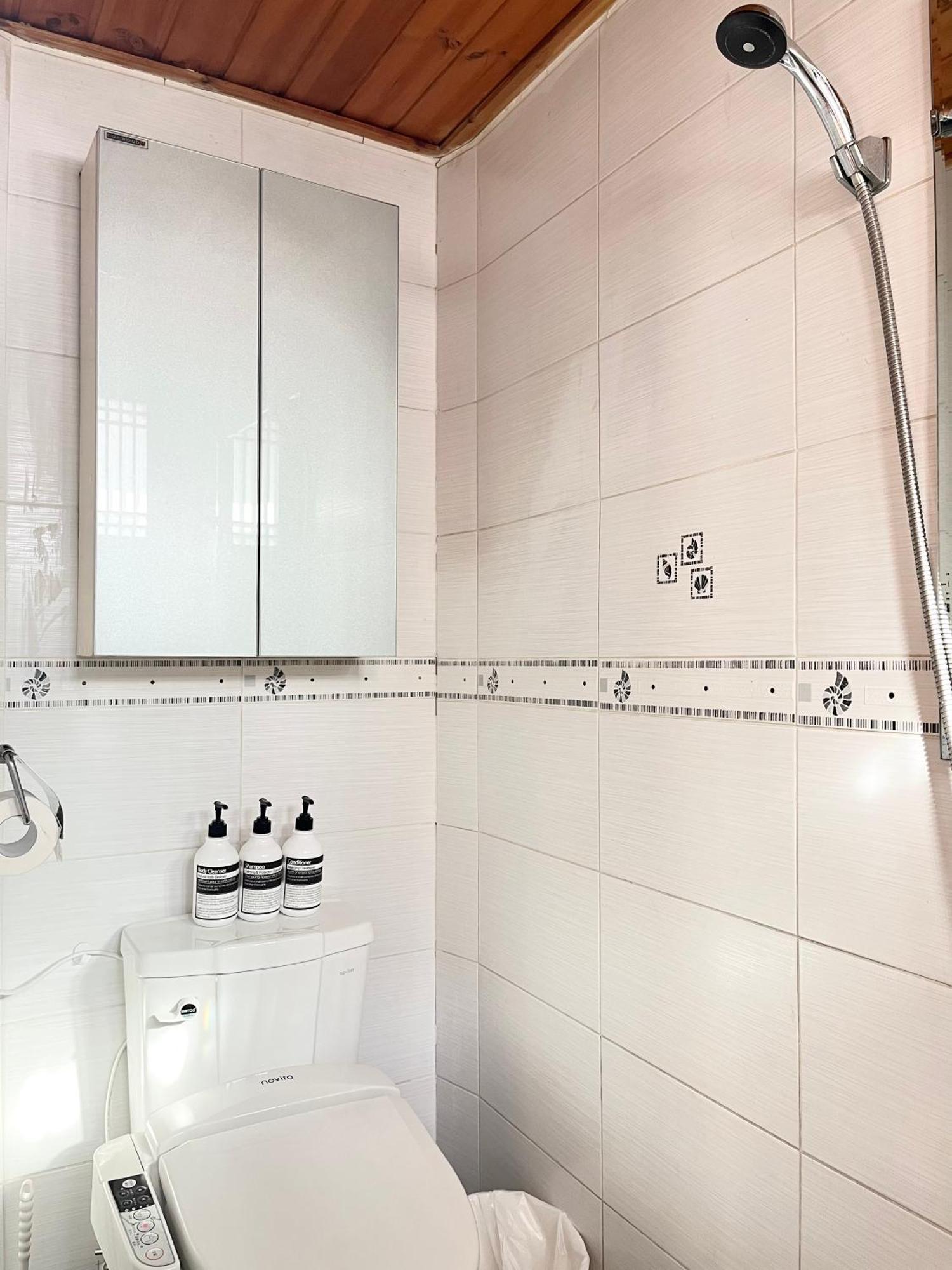 Holiday Home,1525406554:JPEG