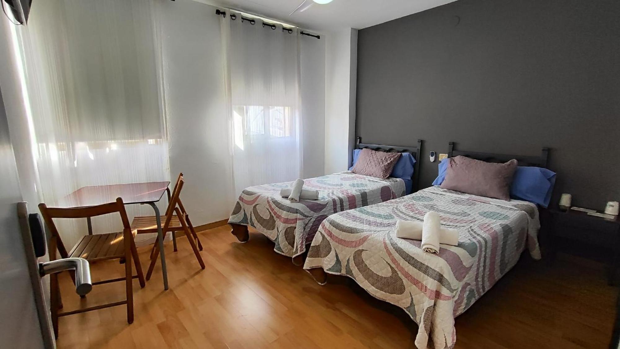 Habitación Doble con baño compartido - 1 o 2 camas