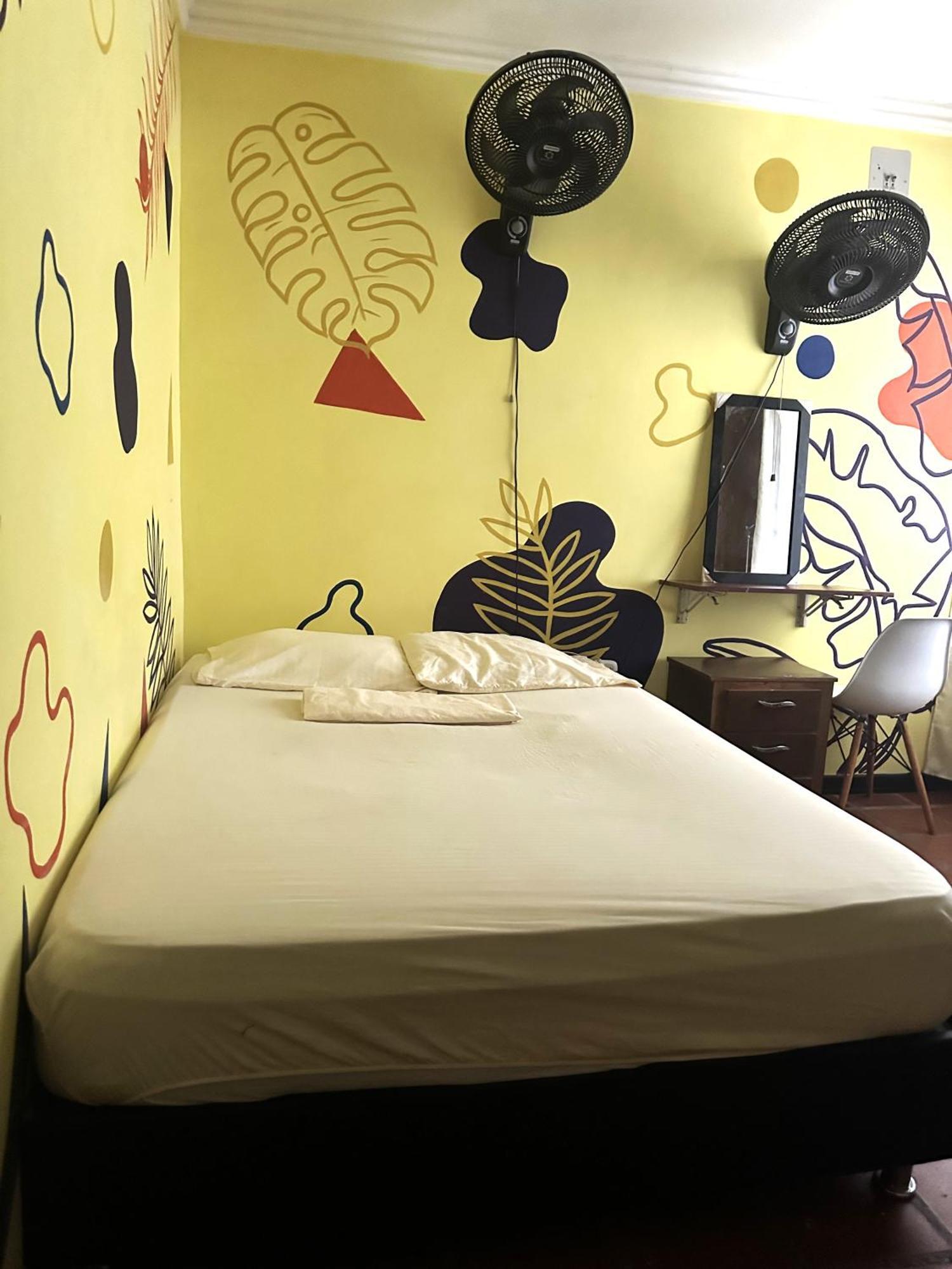 Twin Room,1528986841:JPEG