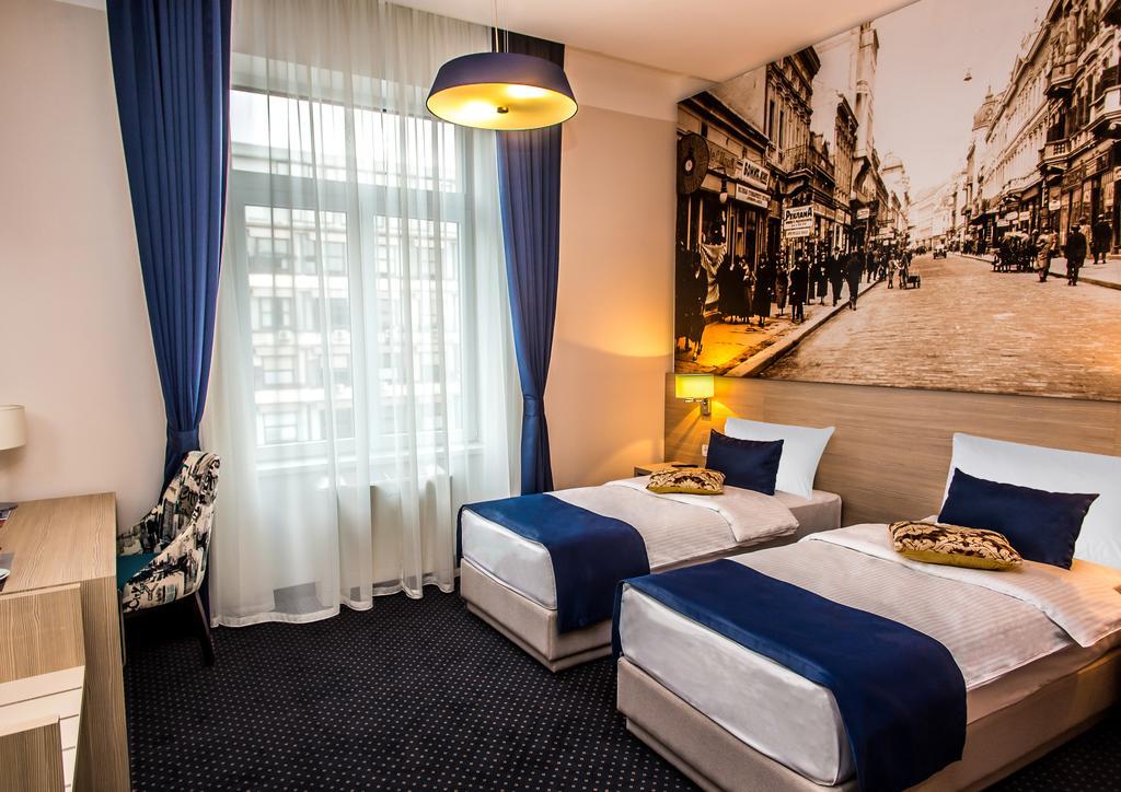 Deluxe Double or Twin Room with City View