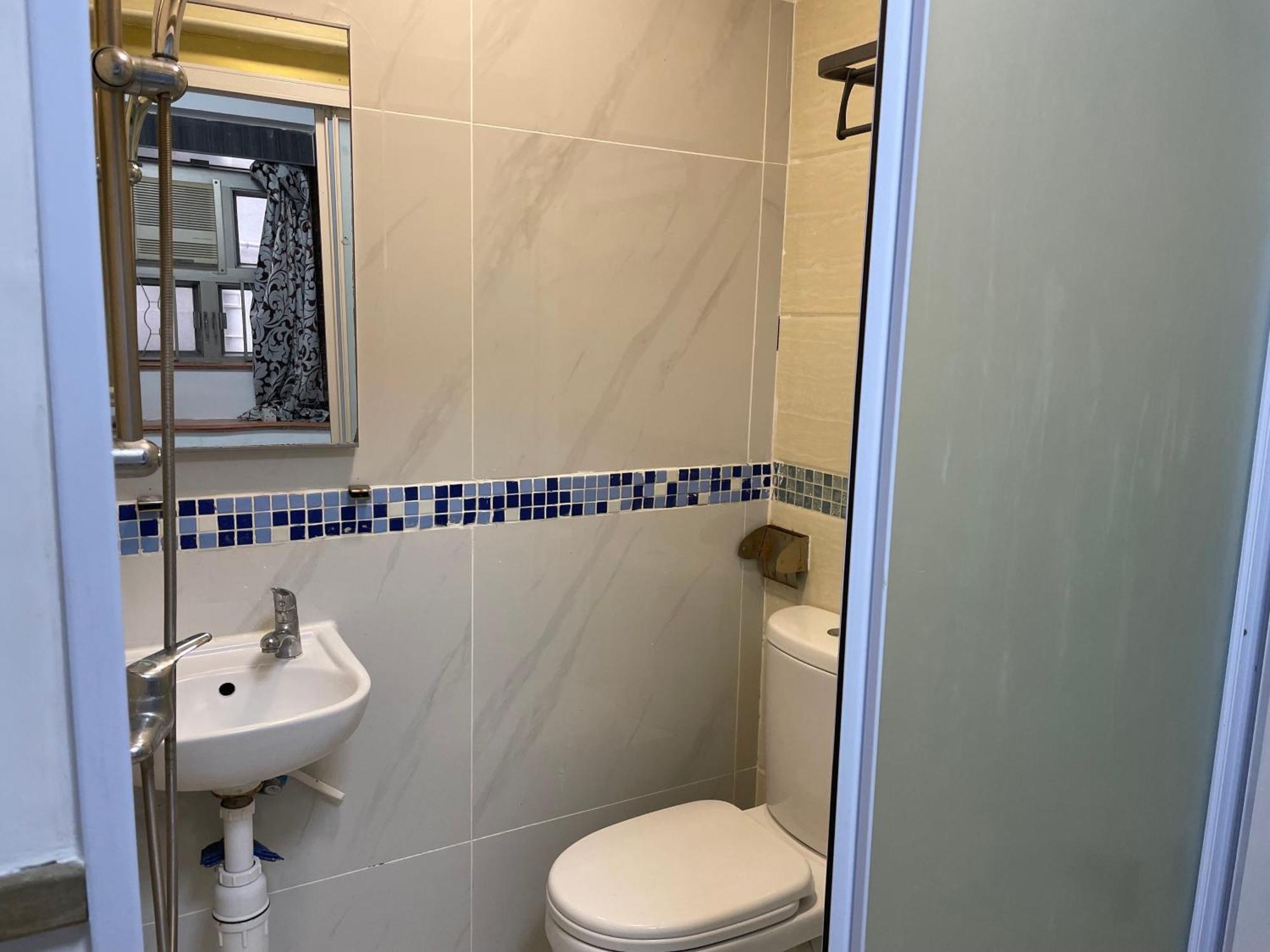 Driepersoonskamer met Badkamer