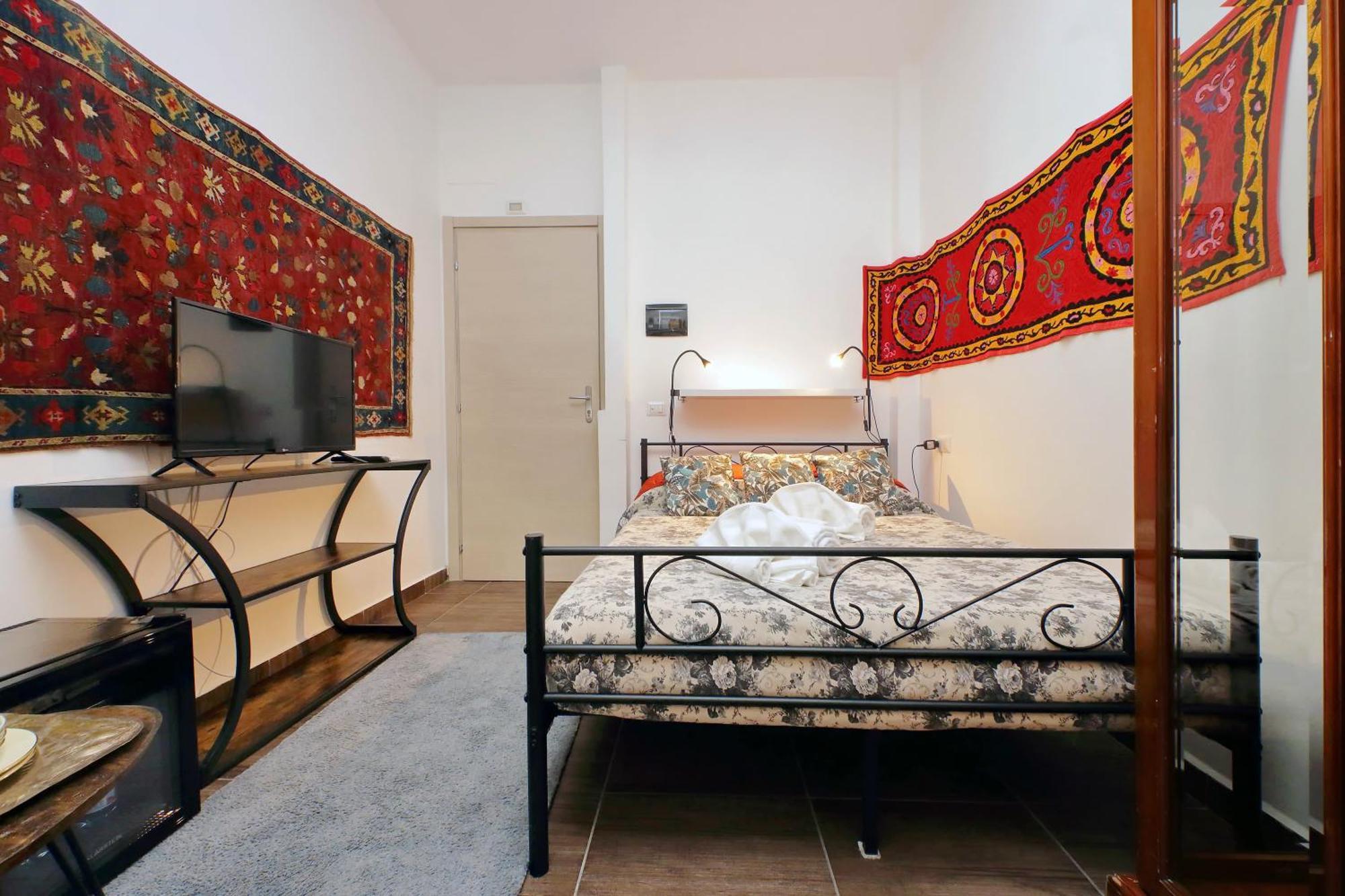 Queen Room,1538336221:JPEG