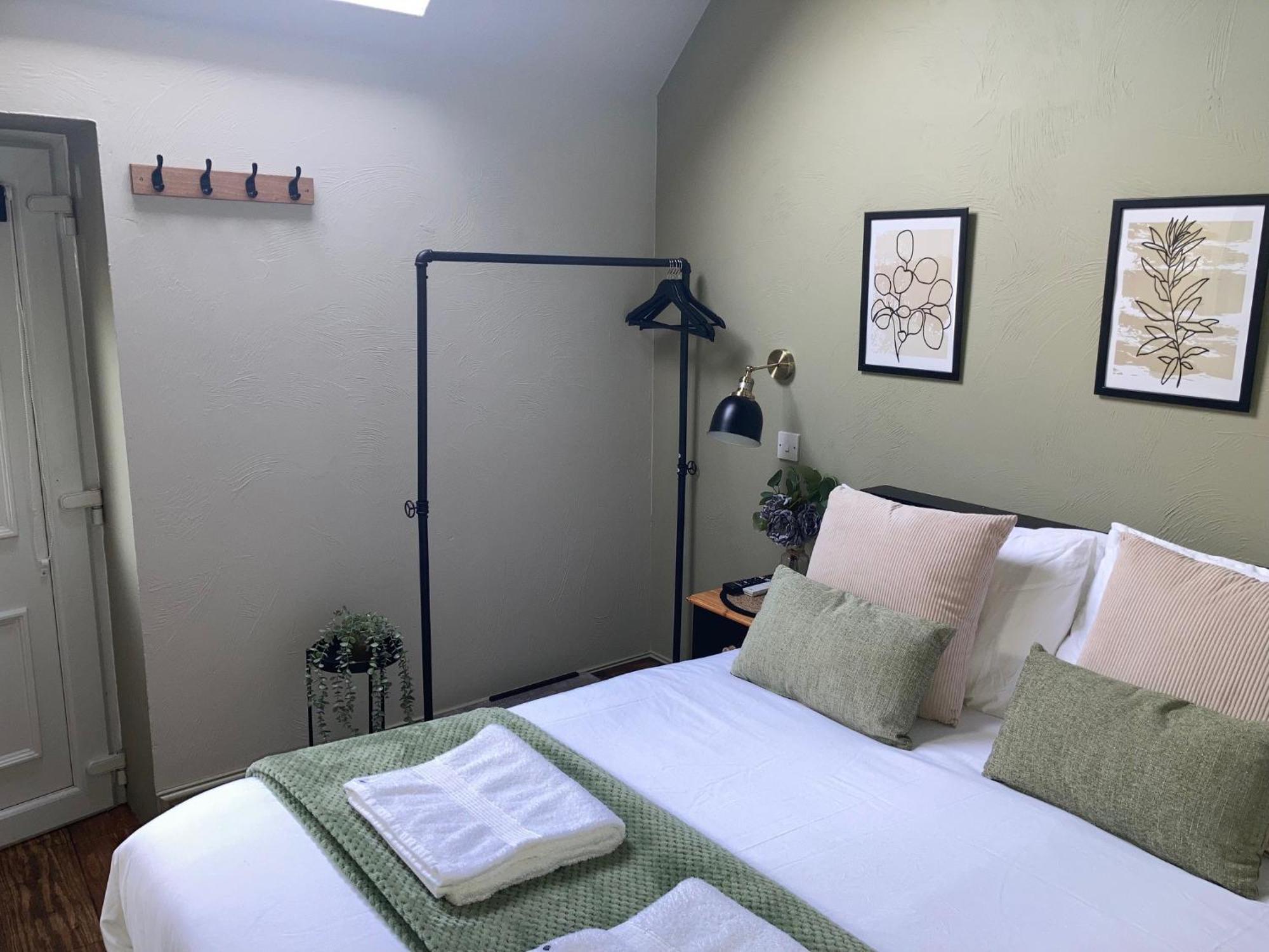 Double Room,1542820273:JPEG