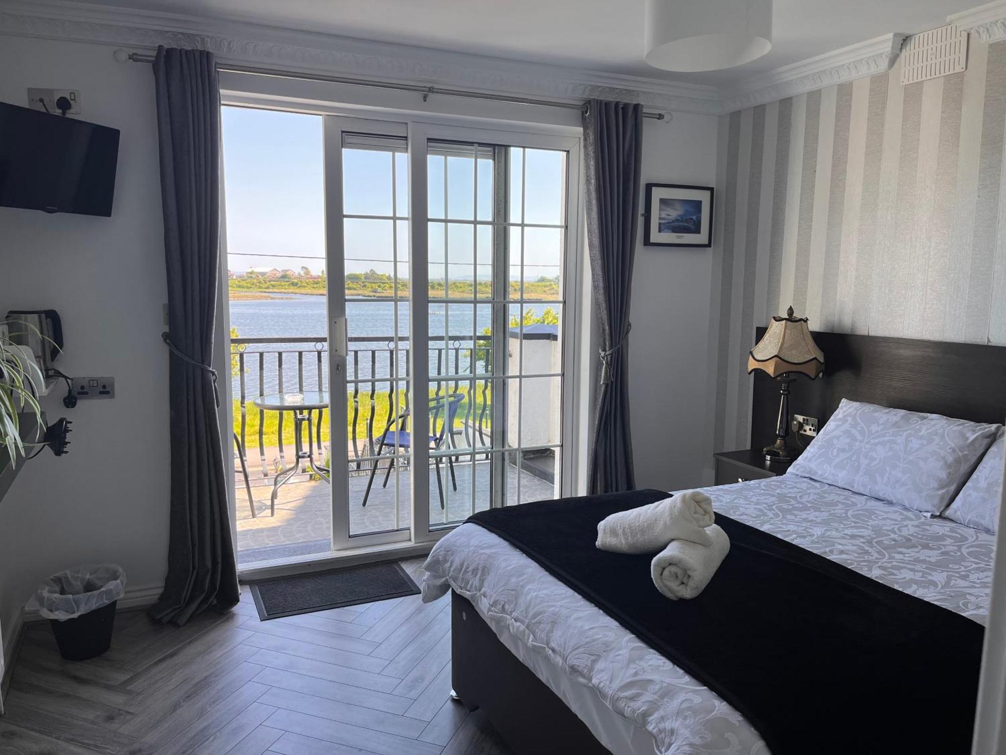 Double Room with Balcony and Sea View