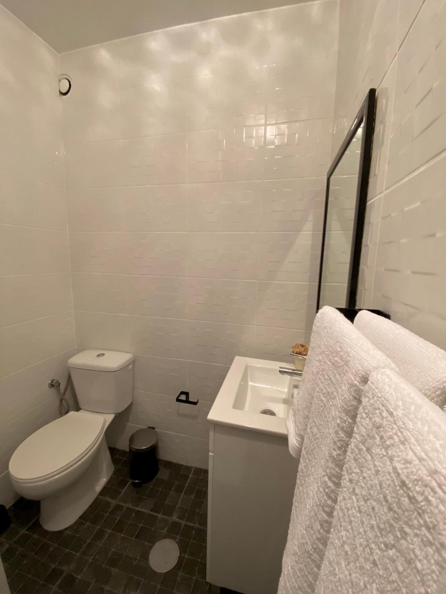 Double Room Private External Bathroom,1556776531:JPEG