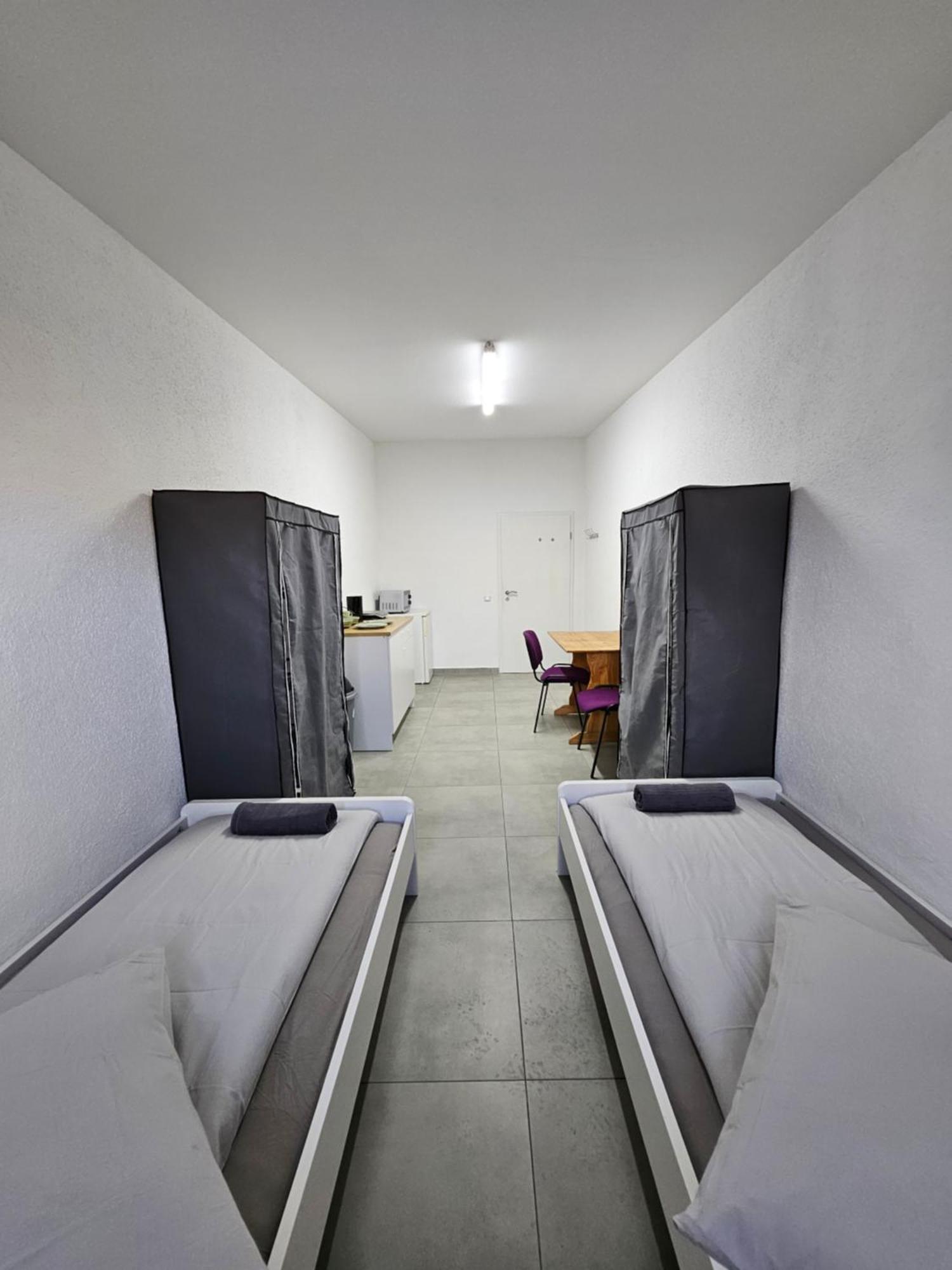 Zweibettzimmer mit Gemeinschaftsbad