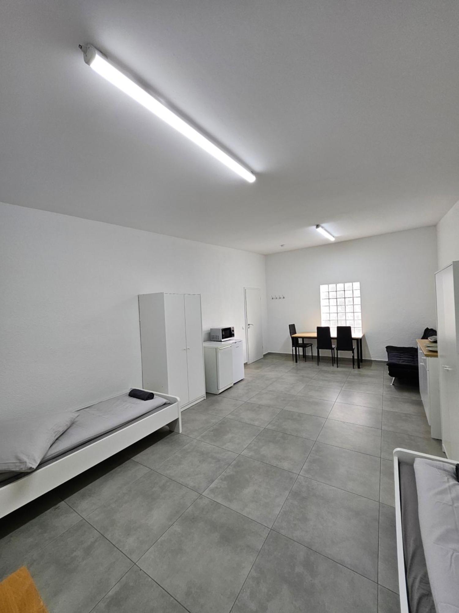 Dreibettzimmer mit Gemeinschaftsbad