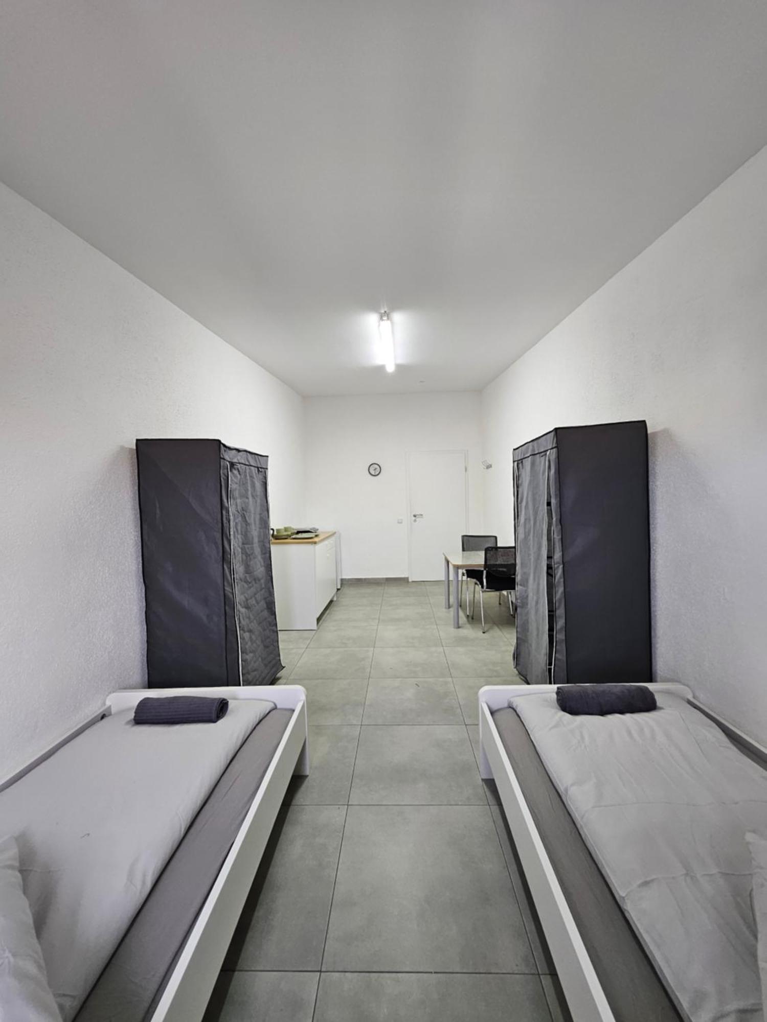 Zweibettzimmer mit Gemeinschaftsbad