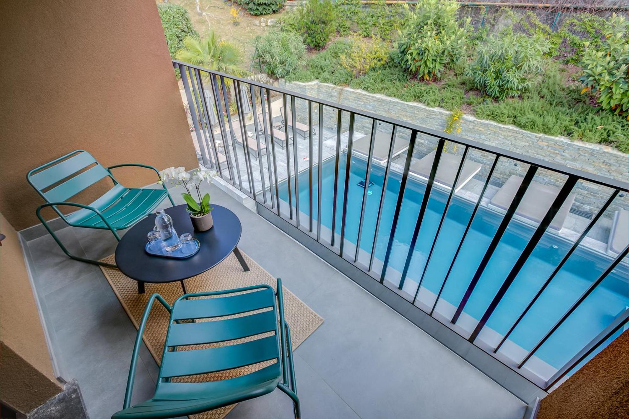 Suite with Pool View
