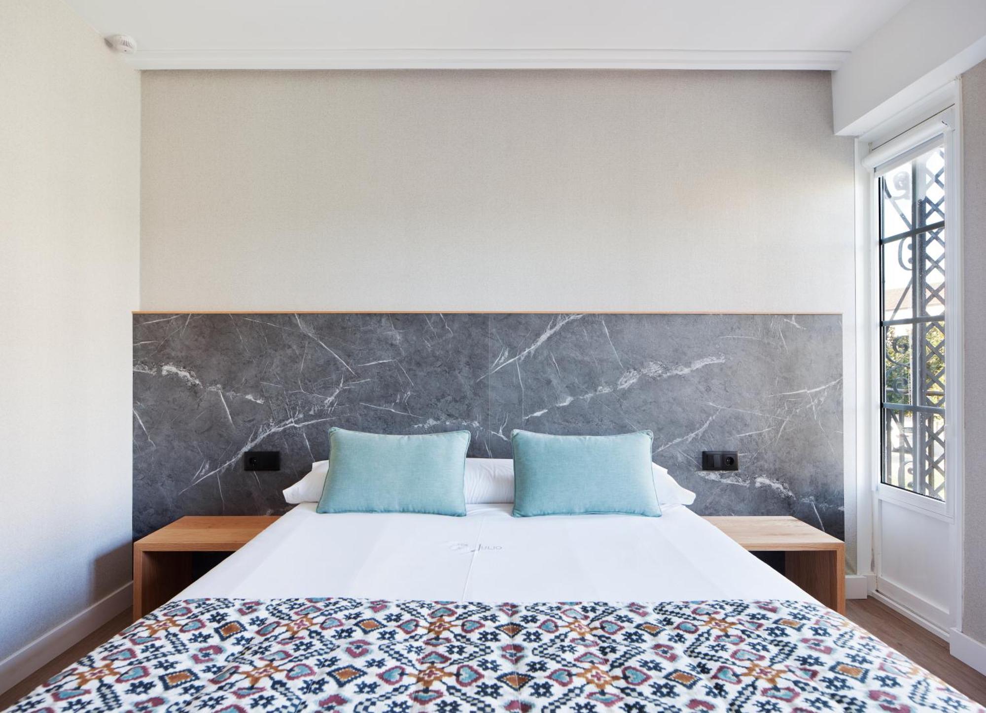 Double Room,1563316612:JPEG