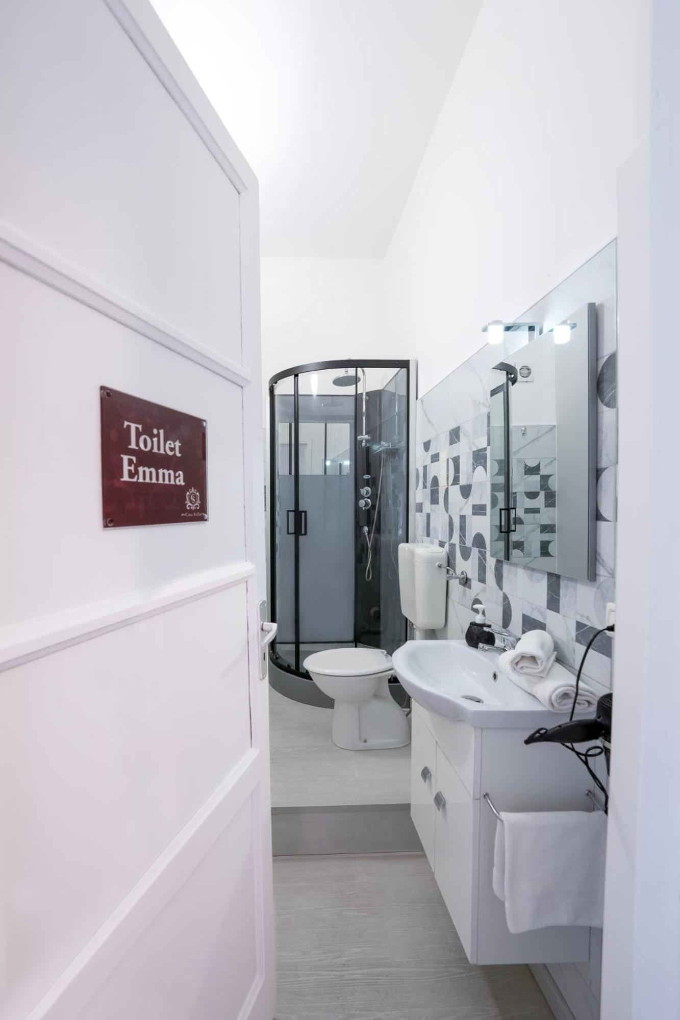 Double Room Private Bathroom