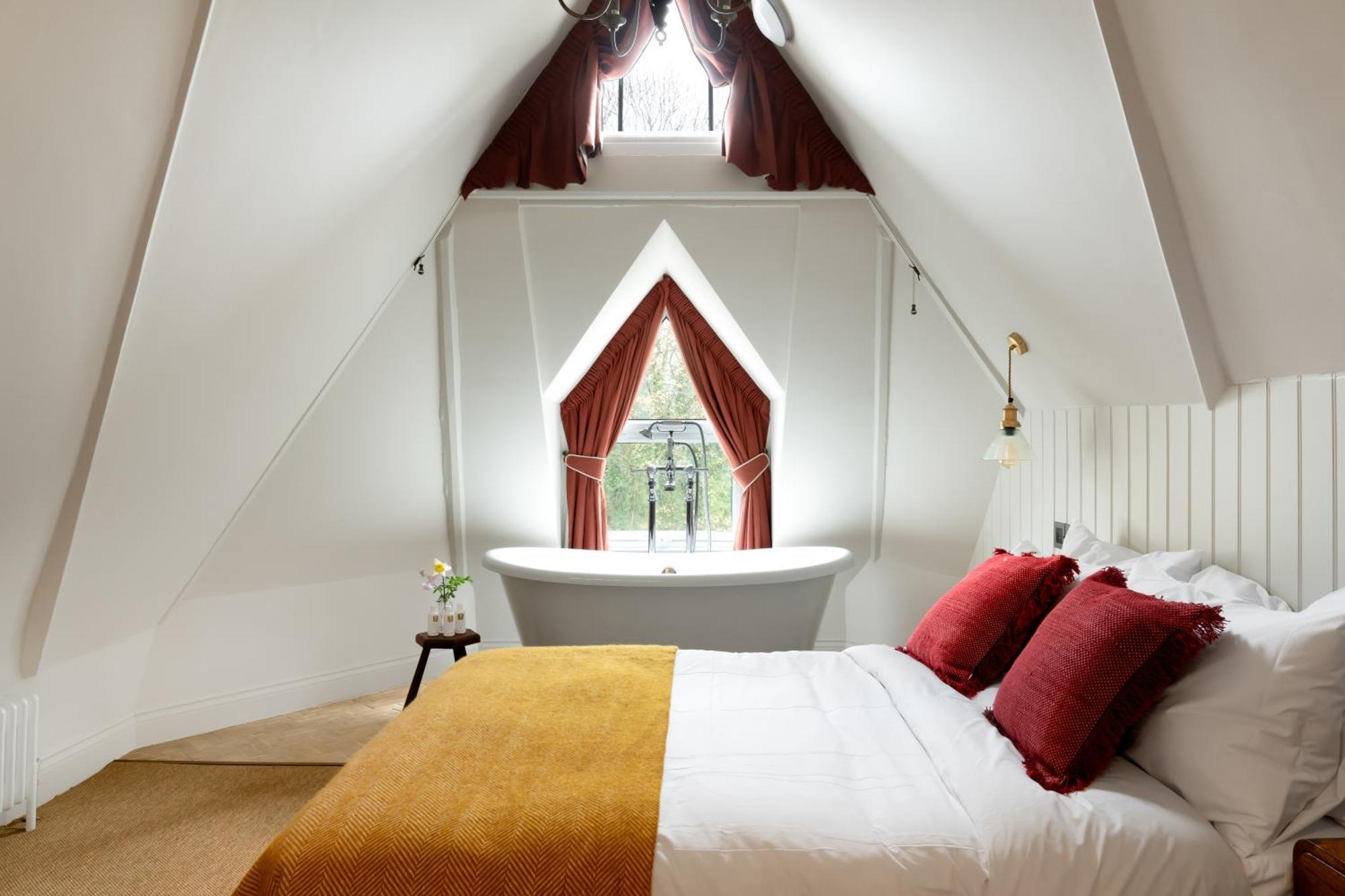 Deluxe Double Room Bath