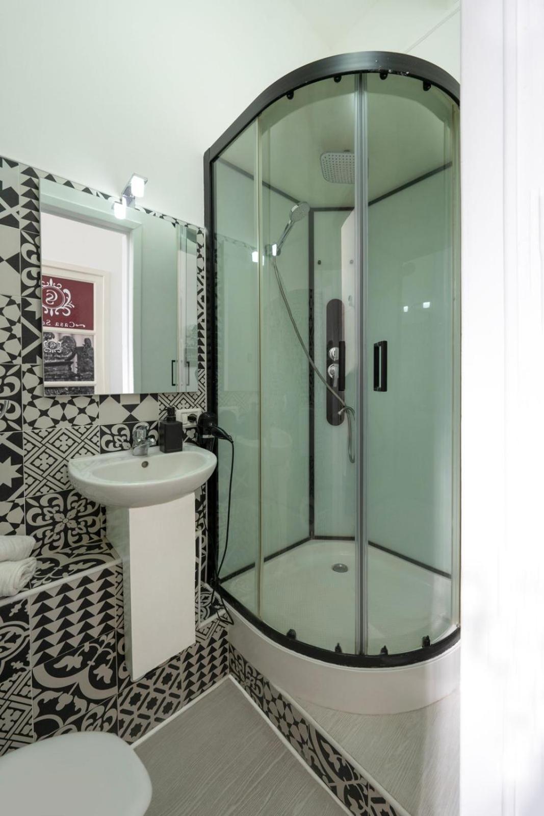 Double Room Private Bathroom