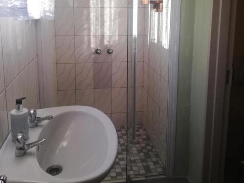 Economy Twin Room