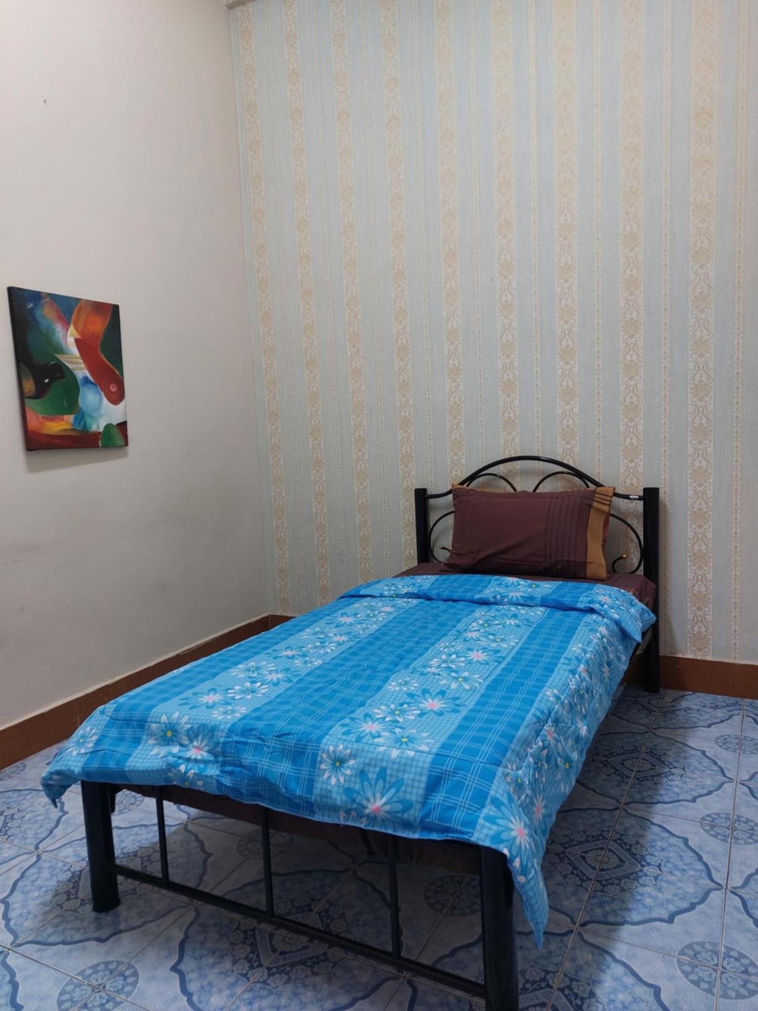 Single Room with Shared Bathroom