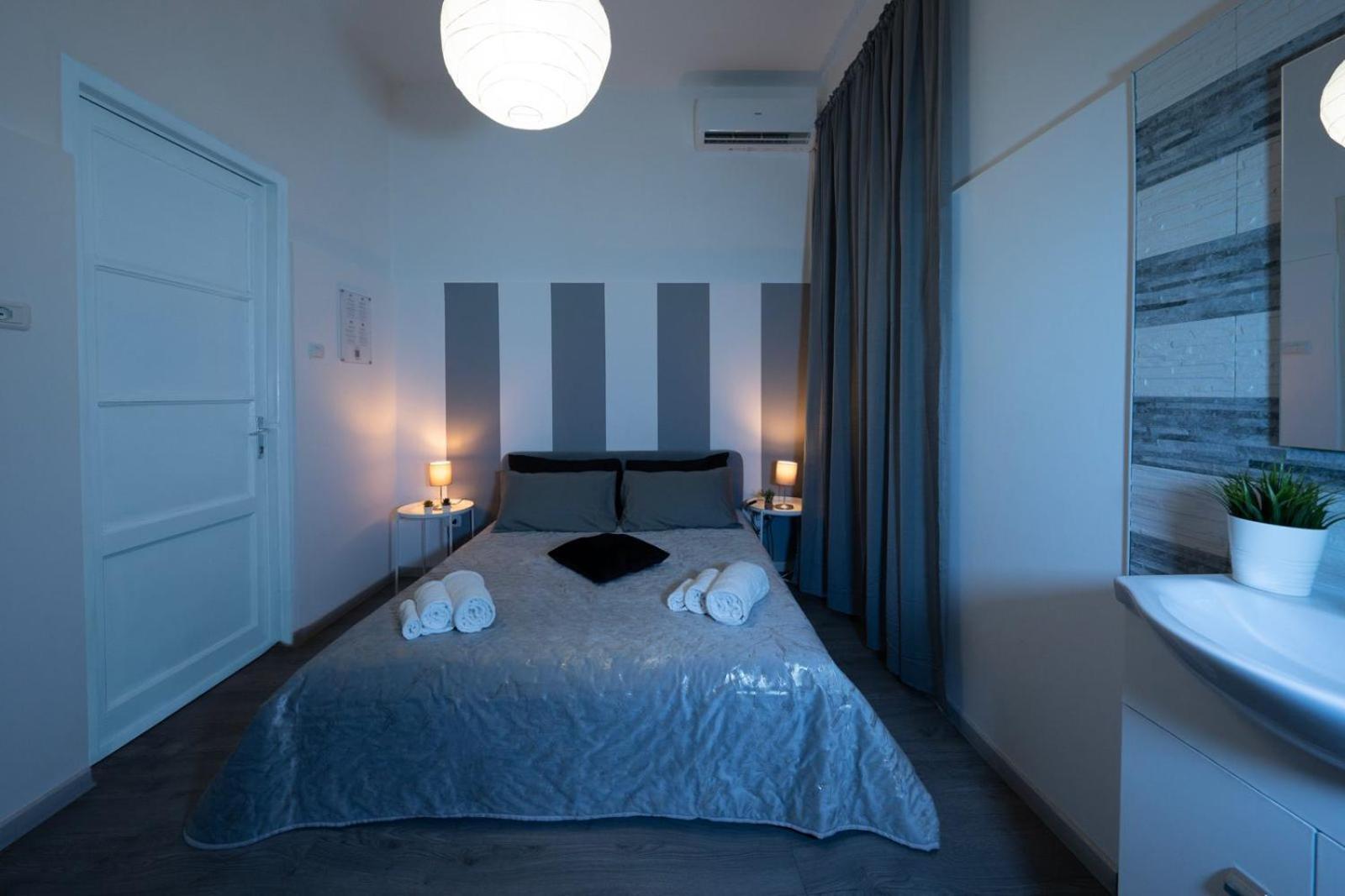 Double Room Private Bathroom